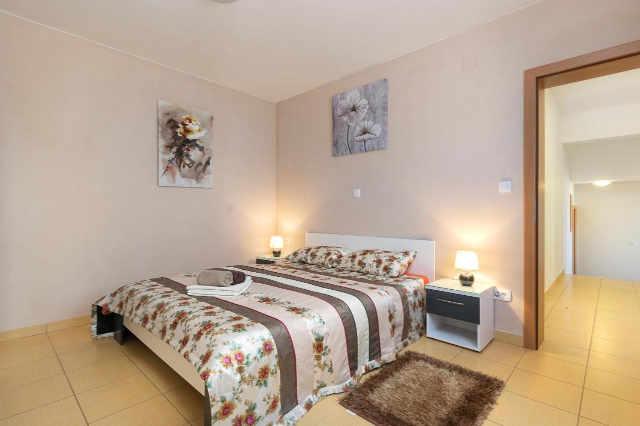 Vila Vita Donje Selo na Šolti Esterno foto